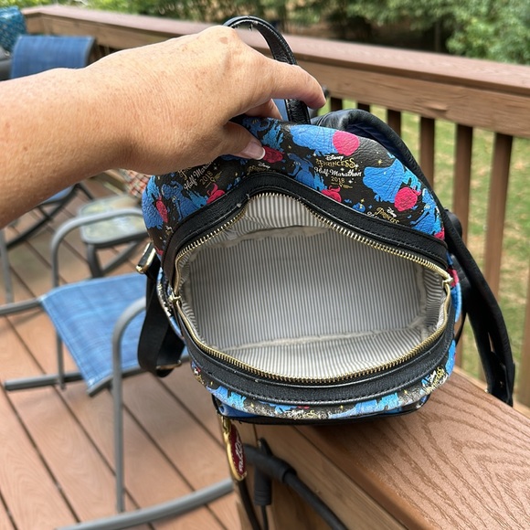 Rare Loungefly Run Disney 2018 Princess Half Marathon backpack Purse bag tote - Picture 6 of 14